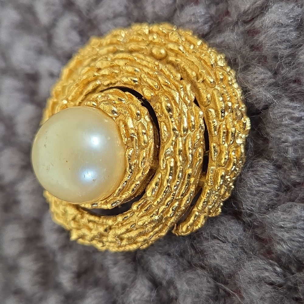 Trifari Gold Tone Faux Pearl Pin Brooch